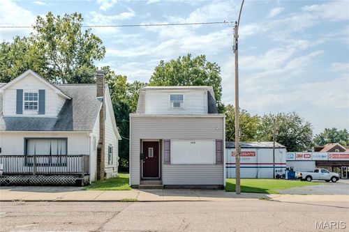 1610 W Main St, Belleville, IL, 62220-1513 | Card Image