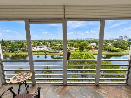7f-16850 S Glades Dr, North Miami Beach, FL, 33162-2971 | Card Image