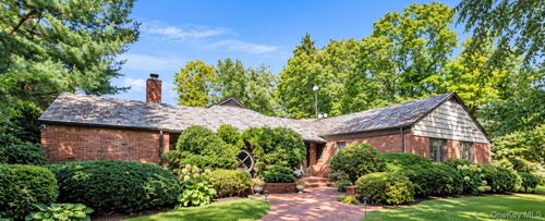 4 Broadlawn Avenue, North Hempstead, NY, 11024 | Card Image