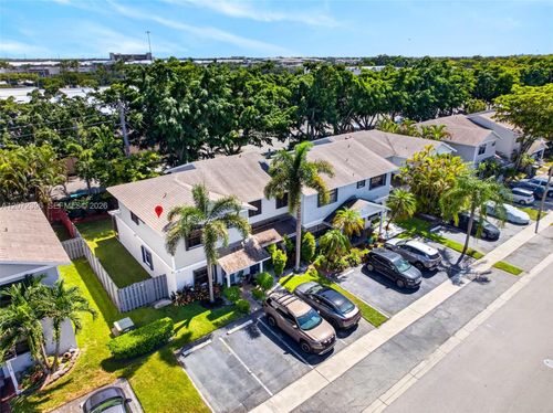 10348 Nw 3rd St, Pembroke Pines, FL, 33026 | Card Image