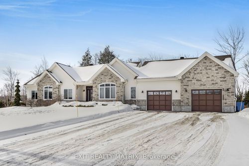 58 De La Seigneurie St, L'orignal, ON, K0B1K0 | Card Image