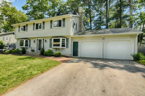 16 Century Road, Nashua, NH, 03064 | Card Image