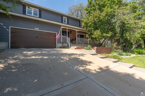 1827 Denholm Dr, Manhattan, KS, 66503-2209 | Card Image