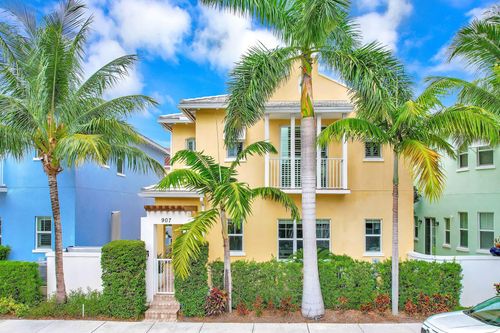 907 N Victoria Park Rd, Fort Lauderdale, FL, 33304-4586 | Card Image