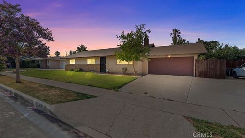 878 E Holly St, Rialto, CA, 92376-4523 | Card Image