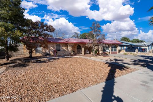 1576 Kenazo Ave, Horizon City, TX, 79928 | Card Image