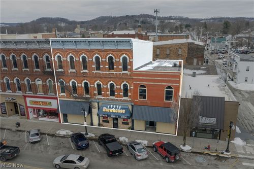 127 S Broadway St, New Philadelphia, OH, 44663-3828 | Card Image