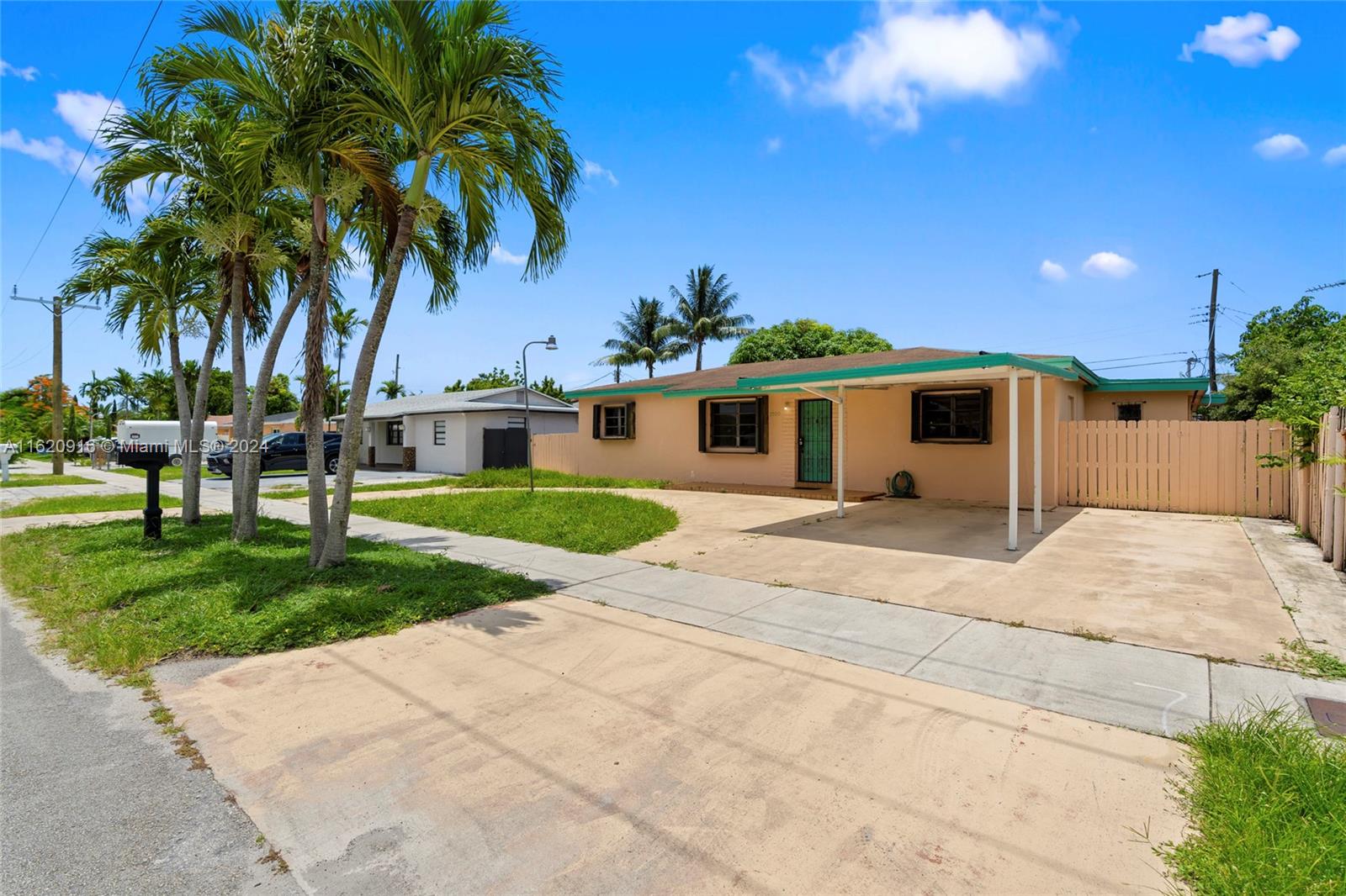 12th St, Miami, FL 33144