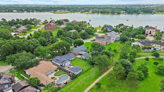 Enjoy direct access to Taylor Lake with a neighborhood boat launch just steps from your front door—perfect for days on the water or sunset cruises. | Image 30