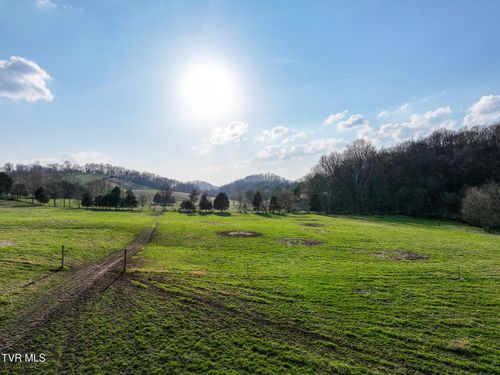 465 Clear Creek Rd, Chuckey, TN, 37641-3622 | Card Image