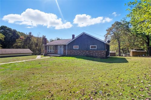 124 Miller Dr, Tarentum, PA, 15084-2901 | Card Image