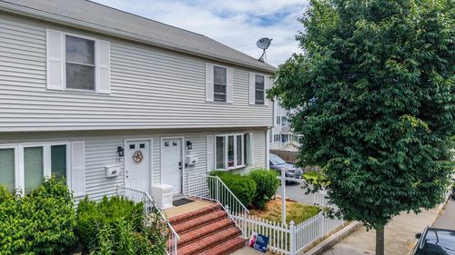 13-13 Robeson St, New Bedford, MA, 02740-5435 | Card Image