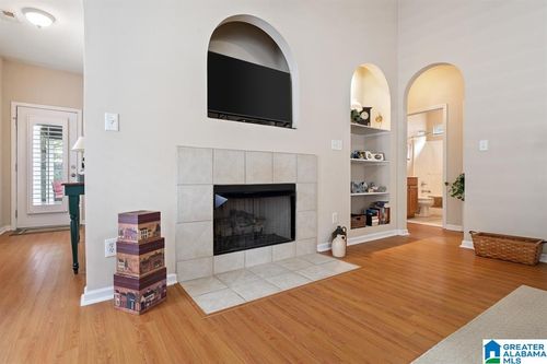 5258 Cottage Ln, Hoover, AL, 35226-5046 | Card Image