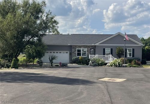 992 Bennington Ct, Akron, OH, 44312-6022 | Card Image