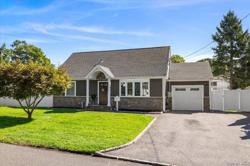 308 Mccall Avenue, Islip, NY, 11795 | Card Image