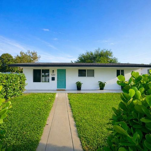 1251 Ne 211th Ter, Miami, FL, 33179-1332 | Card Image