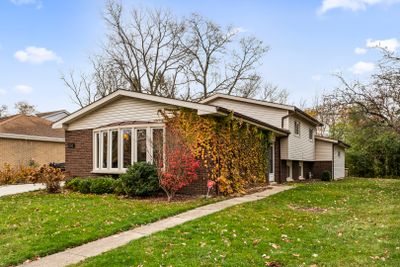 1050 Devonshire Court, House other with 4 bedrooms, 3 bathrooms and 2 parking in Highland Park IL | Image 3