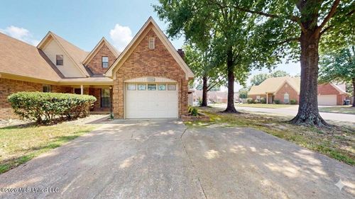 7158 Greenbriar Dr, Southaven, MS, 38671-5843 | Card Image