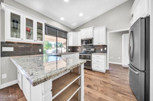 9551 W Sierra Pinta Dr, Peoria, AZ, 85382-0902 | Card Image