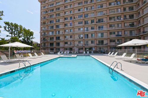 apt-424-100 S Doheny Dr, Los Angeles, CA, 90048-2989 | Card Image