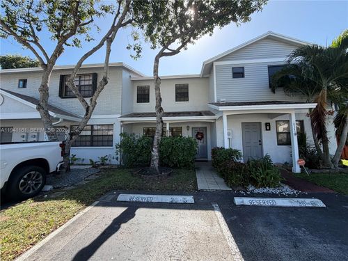10332 Nw 3rd St, Pembroke Pines, FL, 33026-3914 | Card Image