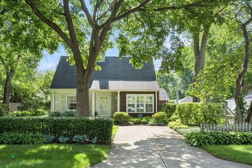 376 Rosewood Ave, Winnetka, IL, 60093-2163 | Card Image