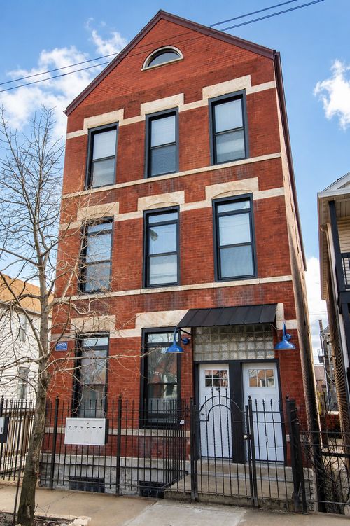 3r-2117 W 18th St, Chicago, IL, 60608-1857 | Card Image