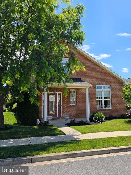 650 Trafalgar Dr, HAGERSTOWN, MD, 21742-1230 | Card Image