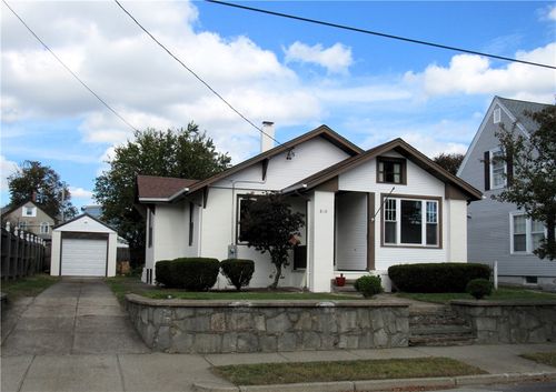 618 Armistice Blvd, Pawtucket, RI, 02861-2632 | Card Image