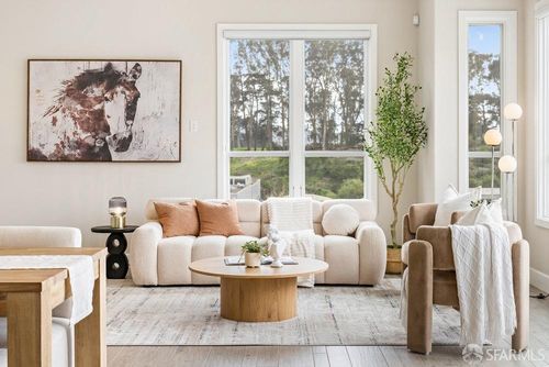2 Summit Way, San Francisco, CA, 94132-2996 | Card Image