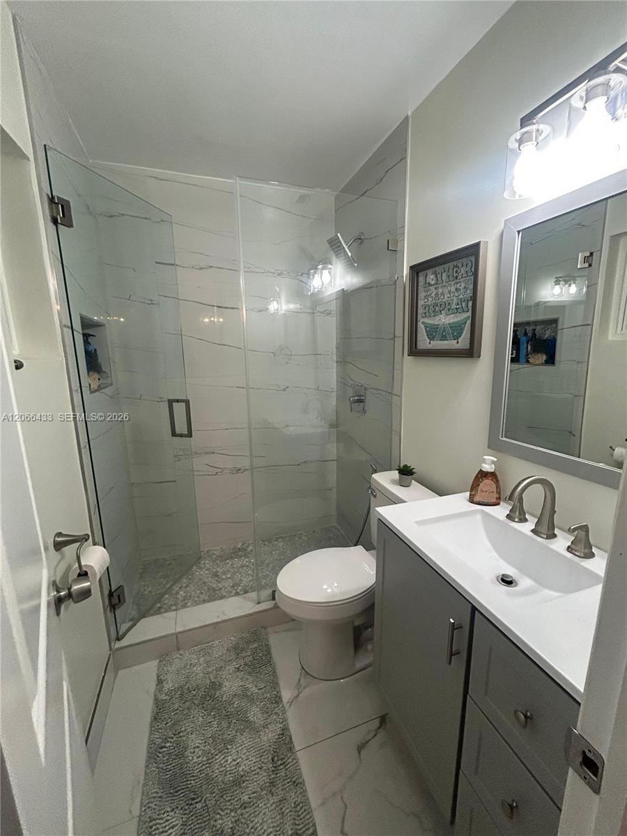 Residential Lease in Hollywood 4