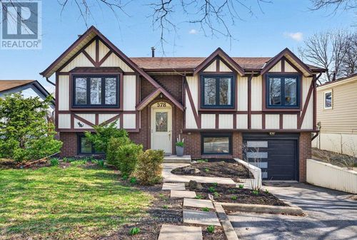 578 Holly Hill Cres, Burlington, ON, L7L3Z7 | Card Image