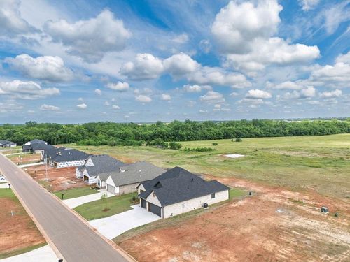 219 Outlander Way, Shawnee, OK, 74804-9754 | Card Image