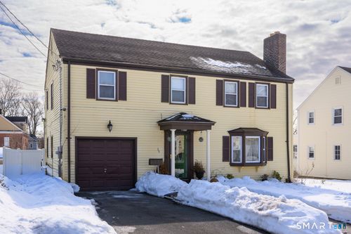 39 Burlington St, Hartford, CT, 06112-1702 | Card Image