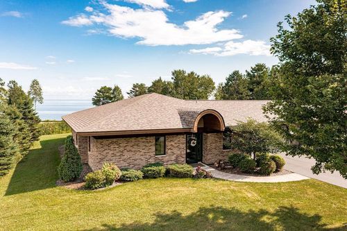 8353 Congdon Blvd, Duluth, MN, 55804-2747 | Card Image