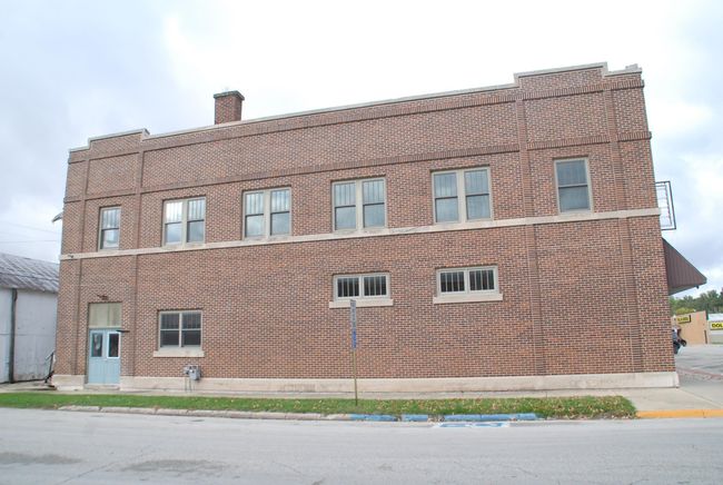 152 S Main St, Home with 0 bedrooms, 0 bathrooms and null parking in Fayette IA | Image 4