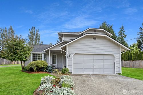 8621 Ne 141st St, Kirkland, WA, 98034-5328 | Card Image
