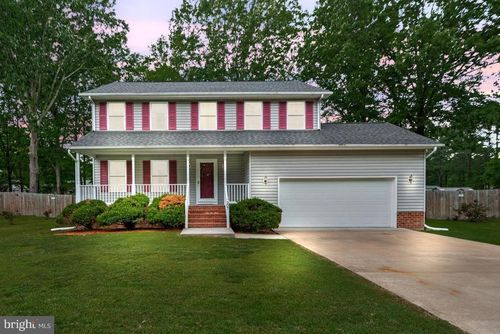207 Meadow Ave, COLONIAL BEACH, VA, 22443-1216 | Card Image