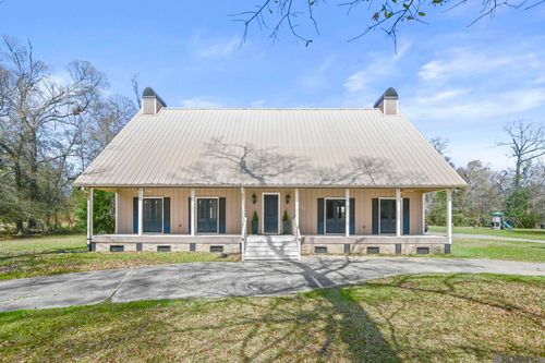8103 Belle Helene Dr, Denham Springs, LA, 70726-6611 | Card Image