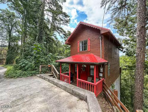 1809 Red Bone Way, Sevierville, TN, 37876-7053 | Card Image