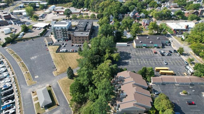 201 Wayne St, Condo with 3 bedrooms, 2 bathrooms and null parking in Saint Joseph MI | Image 40