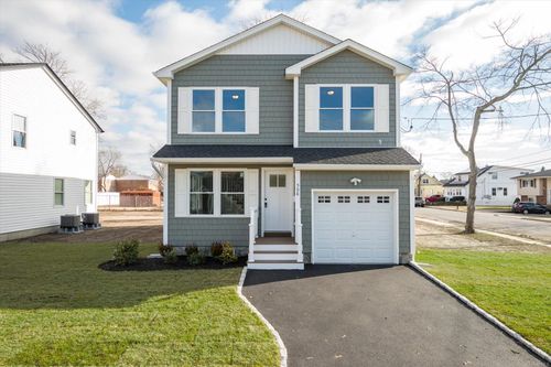 508 Clocks Blvd, Massapequa, NY, 11758-7711 | Card Image