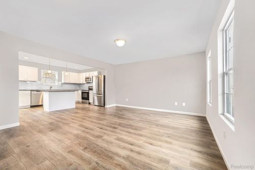 8060 Moonlight Creek Ln, Fowlerville, MI, 48836 | Card Image