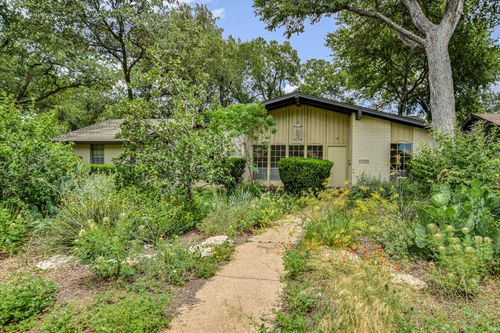 1700 Westmoor Dr, Austin, TX, 78723-3410 | Card Image