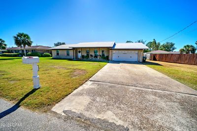 705 W 8th Street Circle, House other with 3 bedrooms, 2 bathrooms and null parking in Lynn Haven FL | Image 2