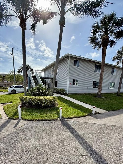 150-150 Se Village Dr, Port St. Lucie, FL, 34952-7710 | Card Image