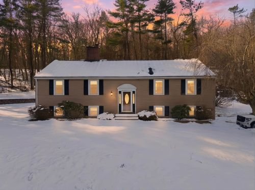 17-1/2 Averill St, Topsfield, MA, 01983-1539 | Card Image