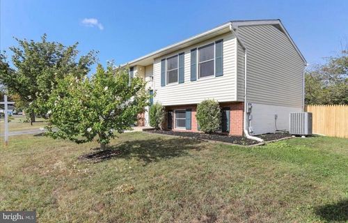 1337 Cedarwood Dr, HAGERSTOWN, MD, 21742-3018 | Card Image