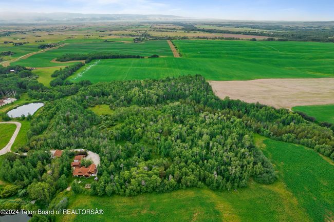 2815 Black Sheep Farm Rd, House other with 4 bedrooms, 5 bathrooms and null parking in Alta WY | Image 33