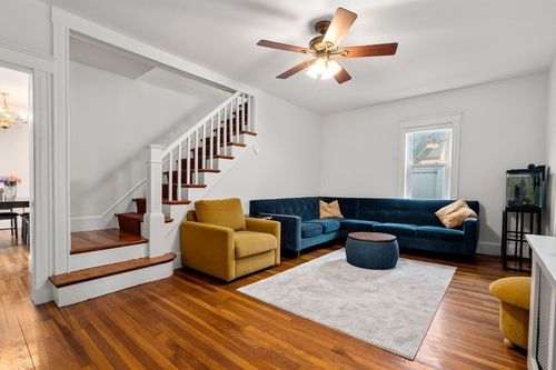 27-27 Linwood St, Arlington, MA, 02474-6607 | Card Image